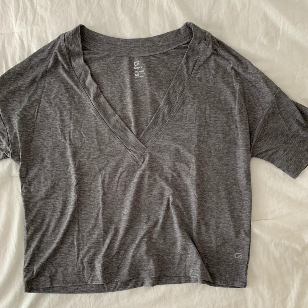 grey active short sleeve top